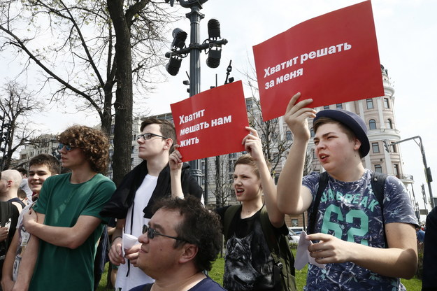 Protesty w Moskwie zgromadziły tysiące /Sergei Ilnitsky /PAP/EPA