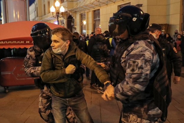 Protesty w Rosji po ogłoszonej częściowej mobilizacji /MAXIM SHIPENKOV    /PAP/EPA