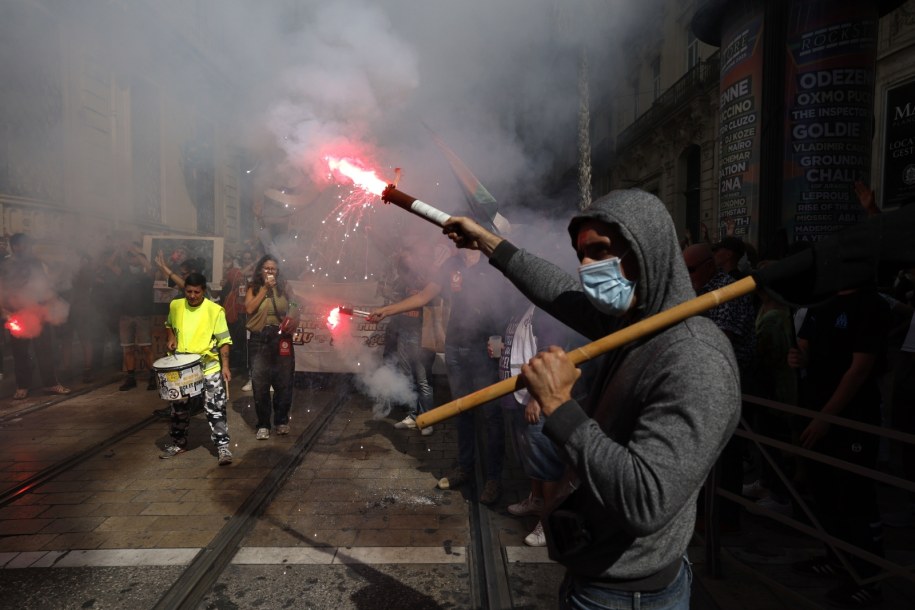 Protesty we Francji /PAP/EPA/GUILLAUME HORCAJUELO /PAP/EPA