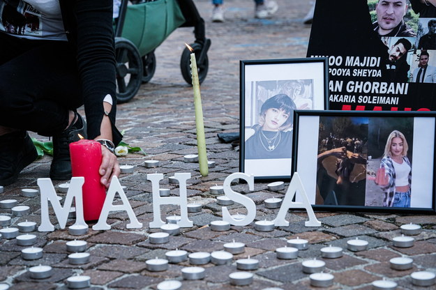 Protesty we Włoszech po śmierci 22-letniej Mahsy Amini /Tino Romano /PAP/EPA