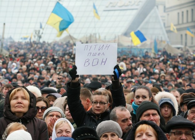 Protesujący na kijowskim Majdanie /PAP/EPA/SERGEY DOLZHENKO /PAP/EPA