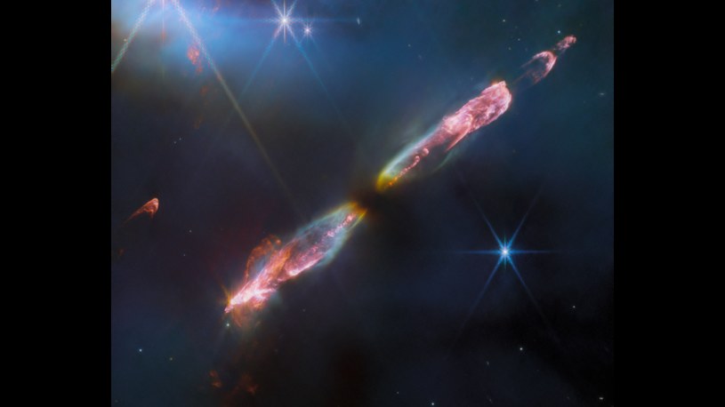 Protogwiazda HH 211 uchwycona przez Kosmiczny Teleskop Jamesa Webba /ESA/Webb, NASA, CSA, Tom Ray (Dublin) /materiał zewnętrzny