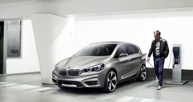 Prototyp BMW Active Tourer to zapowiedź konkurenta dla Mercedesa klasy B. /BMW