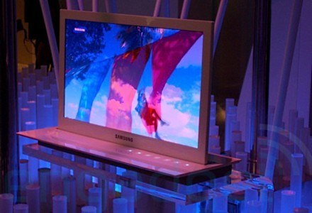 Prototyp ekranu OLED firmy Samsung. Czy tej technologii uda się zastąpić LCD? /JakiTelewizor.pl