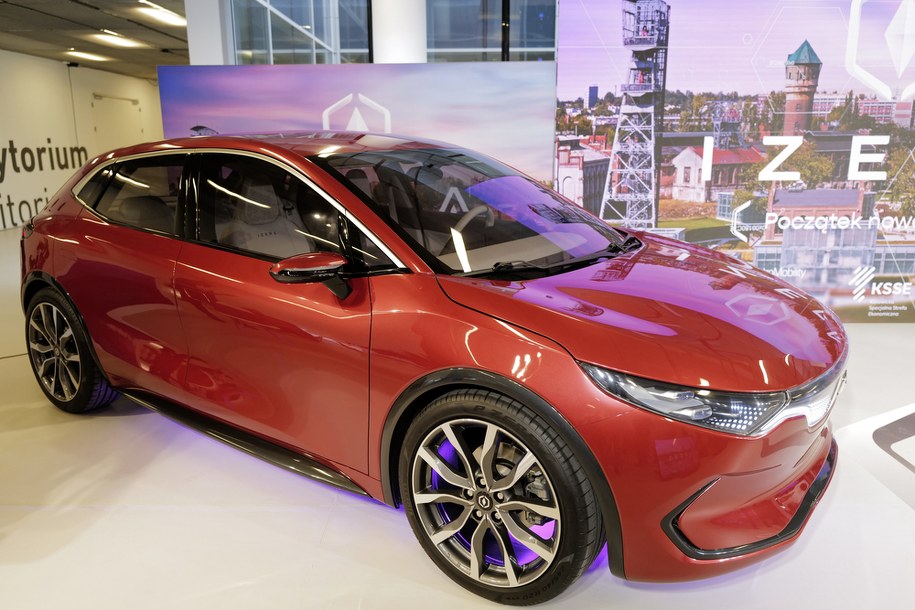 Prototyp polskiego auta elektrycznego IZERA /Andrzej  Grygiel /PAP