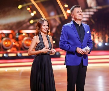 Prowadząca "Taniec z Gwiazdami" - Paulina Sykut-Jeżyna - jest w 7. miesiącu ciąży. Jak ekranowa partnerka Krzysztofa Ibisza prezentuje się z brzuszkiem w tanecznym show?
