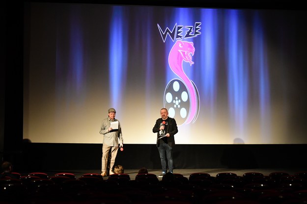 Prowadzący Rafał Pawłowski (L) i Kamil Śmiałkowski (P) na ogłoszeniu laureatów dwunastej edycji antynagród filmowych Węże w stołecznym Kinie Luna /Andrzej Lange /PAP