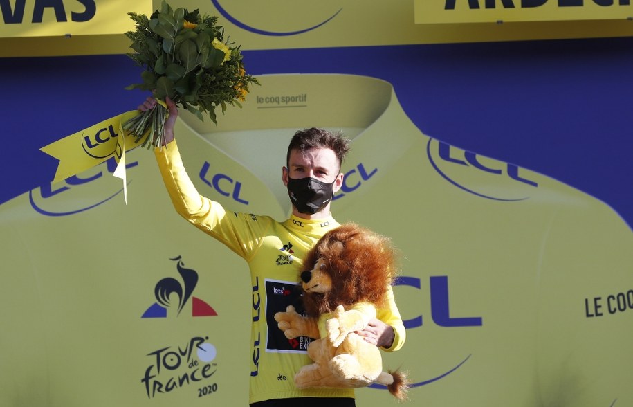 Prowadzenie objął Brytyjczyk Adam Yates (Mitchelton-Scott) w związku z karą nałożoną na Francuza Juliana Alaphilippe'a /Thibault Camus / POOL /PAP/EPA