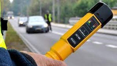 Prowadził auto, mając prawie 4 promile. Kluczyki zabrał mu inny kierowca