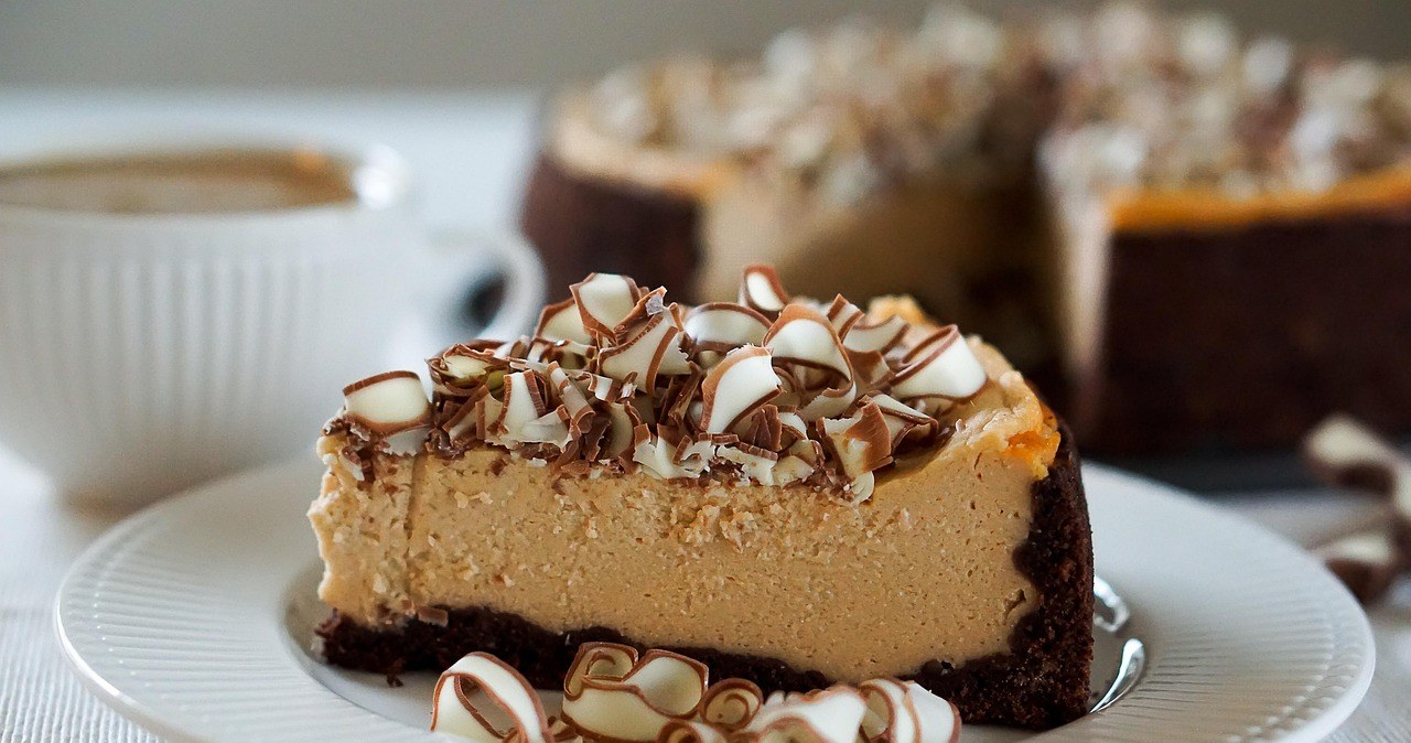 Проявіть фантазію і прикрасьте сирник - і приховаєте дефекти, і підсилите смак /pixabay.com