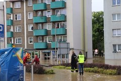 Prudnik na Opolszczyźnie. Trwa ewakuacja mieszkańców