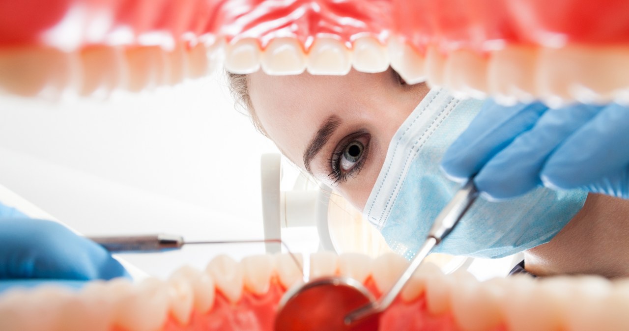 Prywatne gabinety stomatologiczne przynoszą straty i długi? /123RF/PICSEL