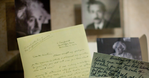 Prywatne zapiski i dokumenty Alberta Einsteina stają się dostępne w sieci! /Getty Images/Flash Press Media