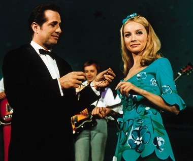 Prywatnie w latach 1964-1970 była żoną Andrzeja Kostenki (reżyser, scenarzysta, operator filmowy), z którym ma syna Marcina (ur. 1967).

Swoisty hołd aktorce oddała grupa Perfect w "Autobiografii": "Poróżniła nas, Za jej Poli Raksy twarz, każdy by się zabić dał...".