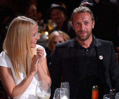 Prywatnie związana była z wokalistą zespołu Coldplay, Chrisem Martinem (na zdjęciu), z którym ma dwójkę dzieci - córkę Apple Blythe Alison i syna Mosesa Bruce'a Anthony'ego. Para rozwiodła się w 2015 roku. 

Jak wyjaśniła Paltrow w programie "Today Show", ich relacja przez te lata bardzo się zmieniała i teraz Martin jest jedną z najbliższych jej osób: "Jest jak mój brat. Wiesz, to moja rodzina. Kocham go" - wyznała Paltrow i dodała: "Jestem mu bardzo wdzięczna za to, że dał mi wspaniałe dzieci. Naprawdę muszę przyznać, że one się nam udały" - zapewniała gwiazda.

Obecnie Paltrow jest żoną producenta Brada Falchuka.  