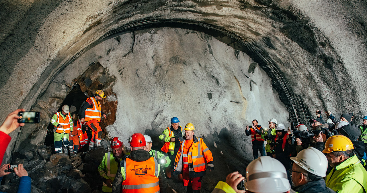 Przebicie tunelu na budowie drogi ekspresowej S1 /GDDKiA