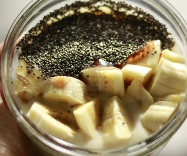 Przebija siemię lniane. Ma dużo kwasów omega-3, świetne dla jelit i serca