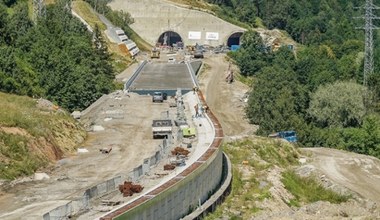 Przebili nawę tunelu trasy S1. GDDKiA tłumaczy się z opóźnienia