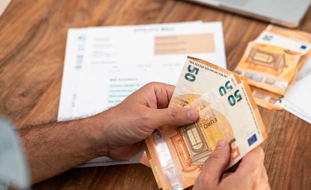 Przebrał się za zmarłą matkę, by wyłudzić emeryturę