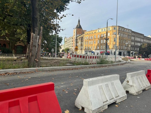 Przebudowa Placu Zwycięstwa w Szczecinie się przedłuża. /Aneta Łuczkowska /RMF FM - reporter