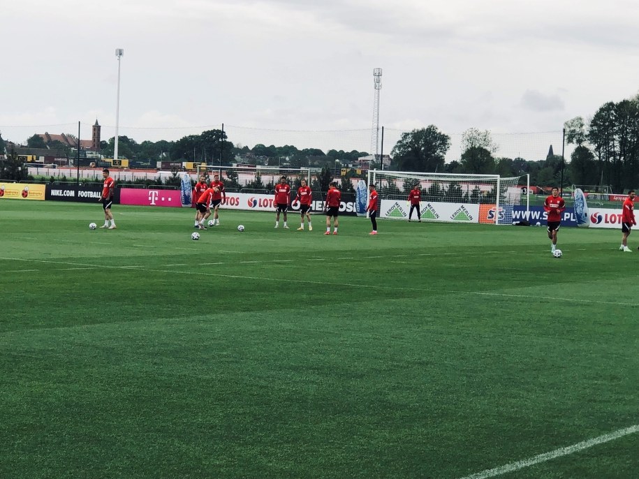 Przebywający na zgrupowaniu w Opalenicy piłkarze reprezentacji Polski w ramach treningu rozegrali wewnętrzny sparing /Jacek Skóra /RMF FM