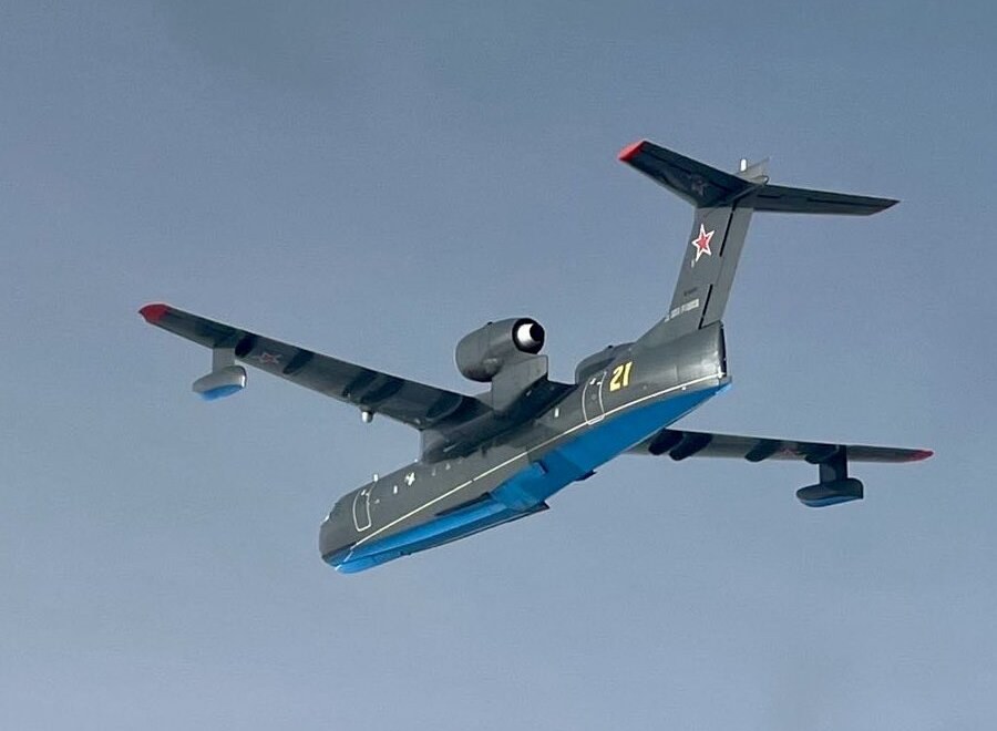 Przechwycony rosyjski samolot Be-200 / NATO Air Command /