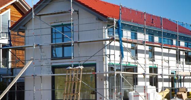 Przeciętny inwestor indywidualny buduje w Polsce dom jednorodzinny /&copy;123RF/PICSEL