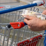 Przeciętny "koszyk zakupowy" na chwilę tańszy. Teraz będzie już tylko drożej