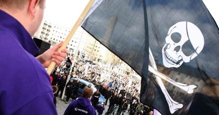 Przeciwko decyzji sądu protestowano w największych miastach Szwecji /AFP