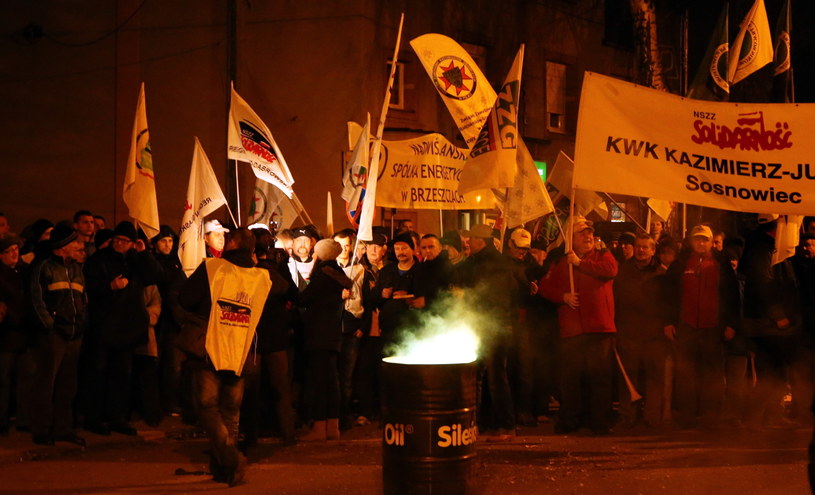 Przeciwko rządowemu planowi naprawy dla Kompanii Węglowej (KW) protestują już górnicy ze wszystkich 14 kopalń należących do tej spółki /Grzegorz Momot /PAP