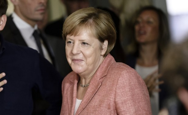 Przeciwnicy Merkel zakłócili jej wiec. "Idź do swoich muzułmanów"