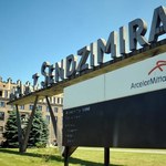 Przed bramą huty ArcelorMittal w Krakowie protest w obronie miejsc pracy