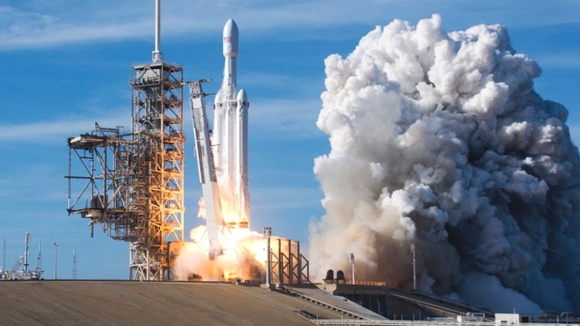 Przed nami 11 startów potężniej rakiety Falcon Heavy od SpaceX, 1 w tym roku /Geekweek