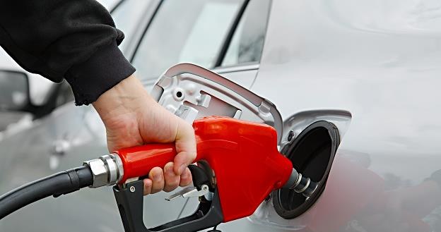 Przed nami ponad miesiąc niepewności o to, jakie będą ceny benzyny na polskich stacjach paliw /&copy;123RF/PICSEL