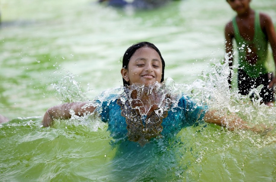 Przed nami upalny weekend /PIYAL ADHIKARY    /PAP/EPA