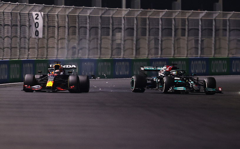 Przed ostatnim wyścigiem Hamilton i Verstappen mają po tyle samo punktów! /Getty Images