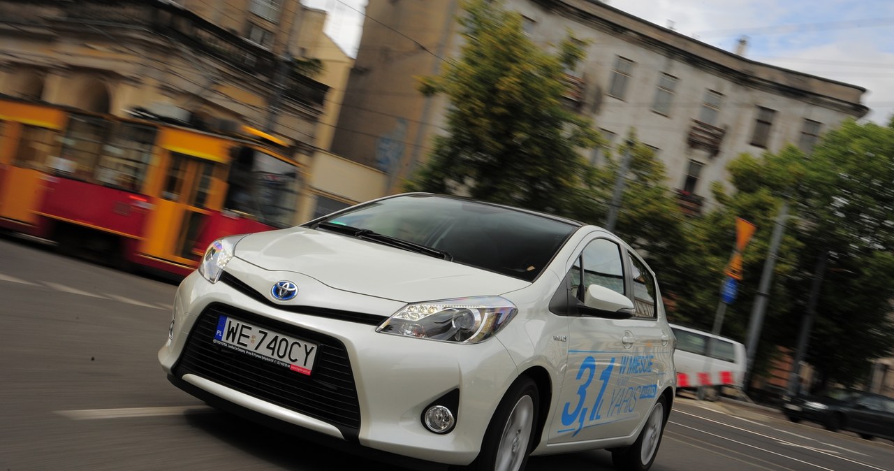 Przed popołudniowymi korkami ruch w centrum odbywa się znowu płynnie, choć z częstymi przestojami na skrzyżowaniach. /Auto Moto