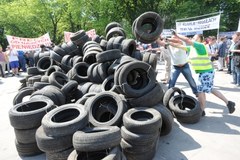 Przed Sejmem taksówkarze protestowali przeciwko deregulacji 