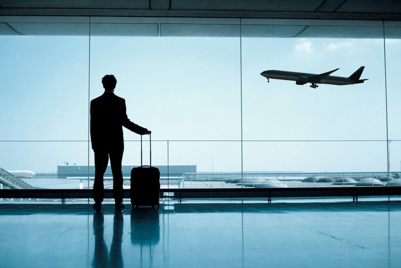 Przed wejściem na pokład pasażerowie staną na wadze. Decyzja linii lotniczych wywołała burzę