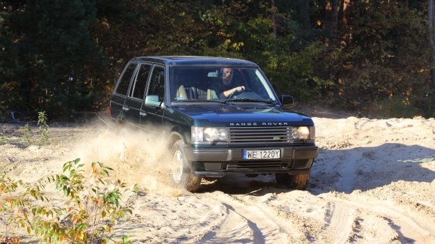 Przed zakupem Range Rovera trzeba koniecznie sprawdzić stan pneumatycznego zawieszenia. /Motor