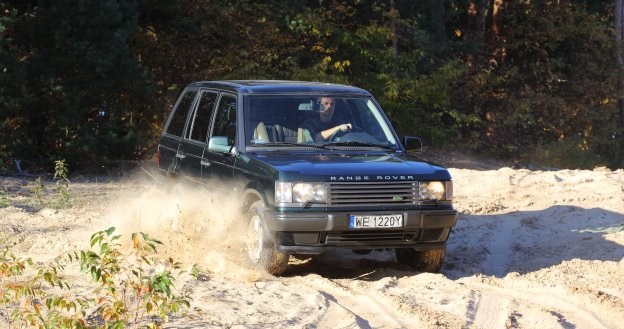 Przed zakupem Range Rovera trzeba koniecznie sprawdzić stan pneumatycznego zawieszenia. /Motor