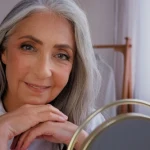 Przedłuż efekt henny na brwiach codzienną, delikatną pielęgnacją