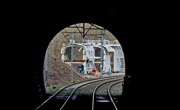 Przedłuża się remont tunelu. Komunikacja zastępcza miedzy Jelenią Górą a Janowicami Wielkimi
