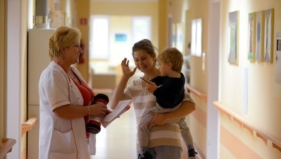 Przedłużą życie nieuleczanie chorych, małych pacjentów