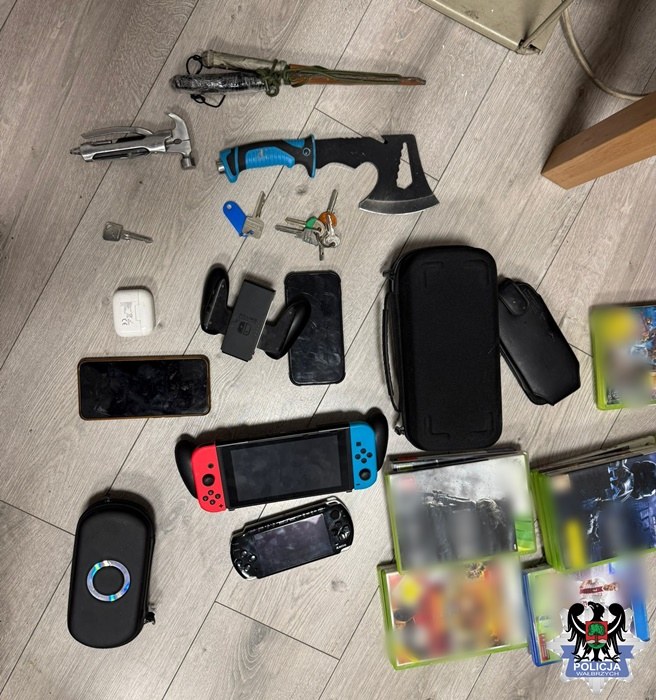 Przedmioty znalezione przy zatrzymanych /Policja Wałbrzych /Policja