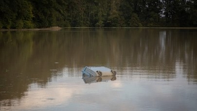 Przedsiębiorca przekopał wał, by ratować swój biznes? Sprawie przyjrzą się biegli