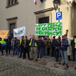 Przedsiębiorcy protestowali przed krakowskim magistratem