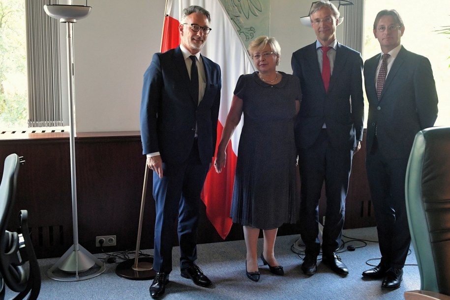 Przedstawiciel Rady Konsultacyjnej Sędziów Europejskich przy Radzie Europy Marc de Werd, I prezes Sądu Najwyższego prof. Małgorzata Gersdorf, prezes SN Holandii Maarten Feteris i prezydent Europejskiej Sieci Rad Sądownictwa Kees Sterk /Marcin Obara /PAP
