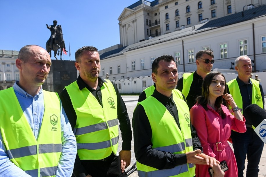 Przedstawiciele rolników /	Piotr Nowak /PAP