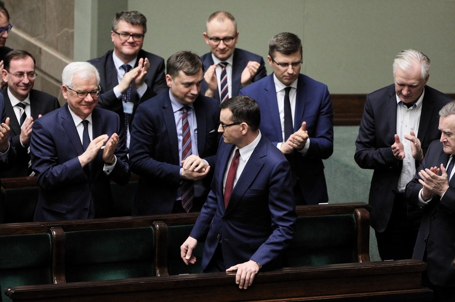 Przedstawiciele rządu - m.in. premier Mateusz Morawiecki, minister spraw wewnętrznych i administracji, koordynator służb specjalnych Mariusz Kamiński, minister sprawiedliwości Zbigniew Ziobro i wicepremier, minister kultury i dziedzictwa narodowego Piotr Gliński - w Sejmie 14 lutego 2020 /Paweł Supernak /PAP